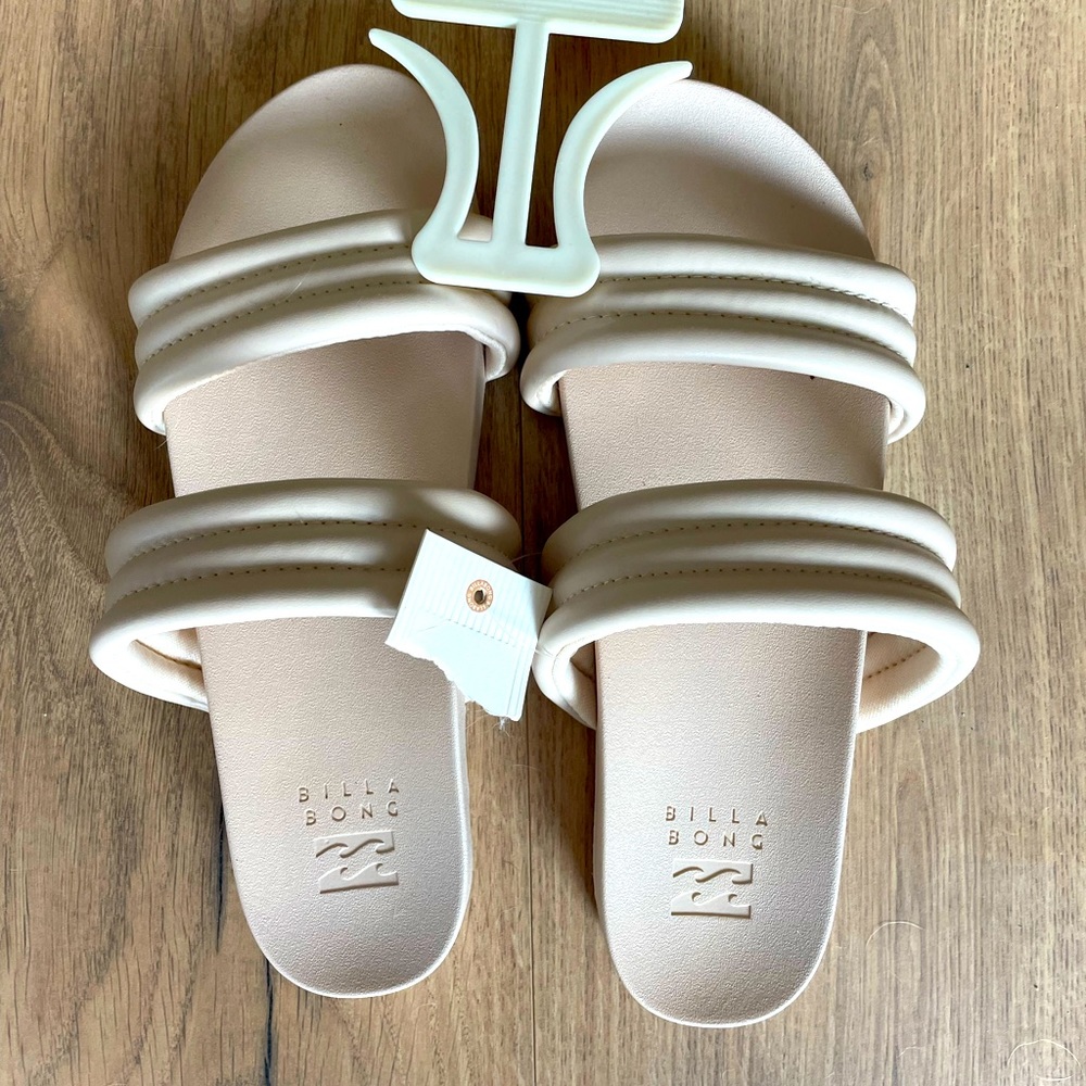 NWT Billabong sandals. Size 9. Women’s.